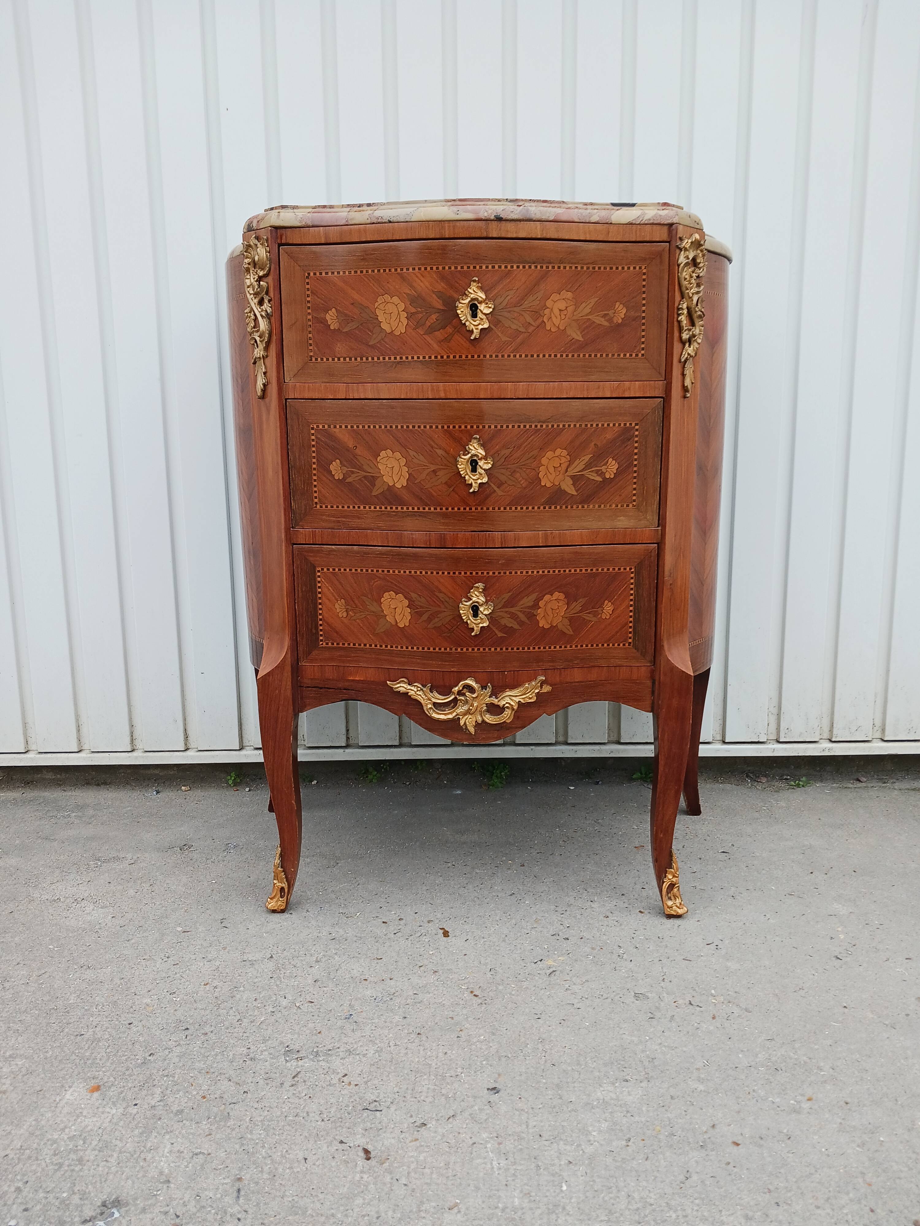 Curved chest of drawers with 3 marquetry drawers and marble top