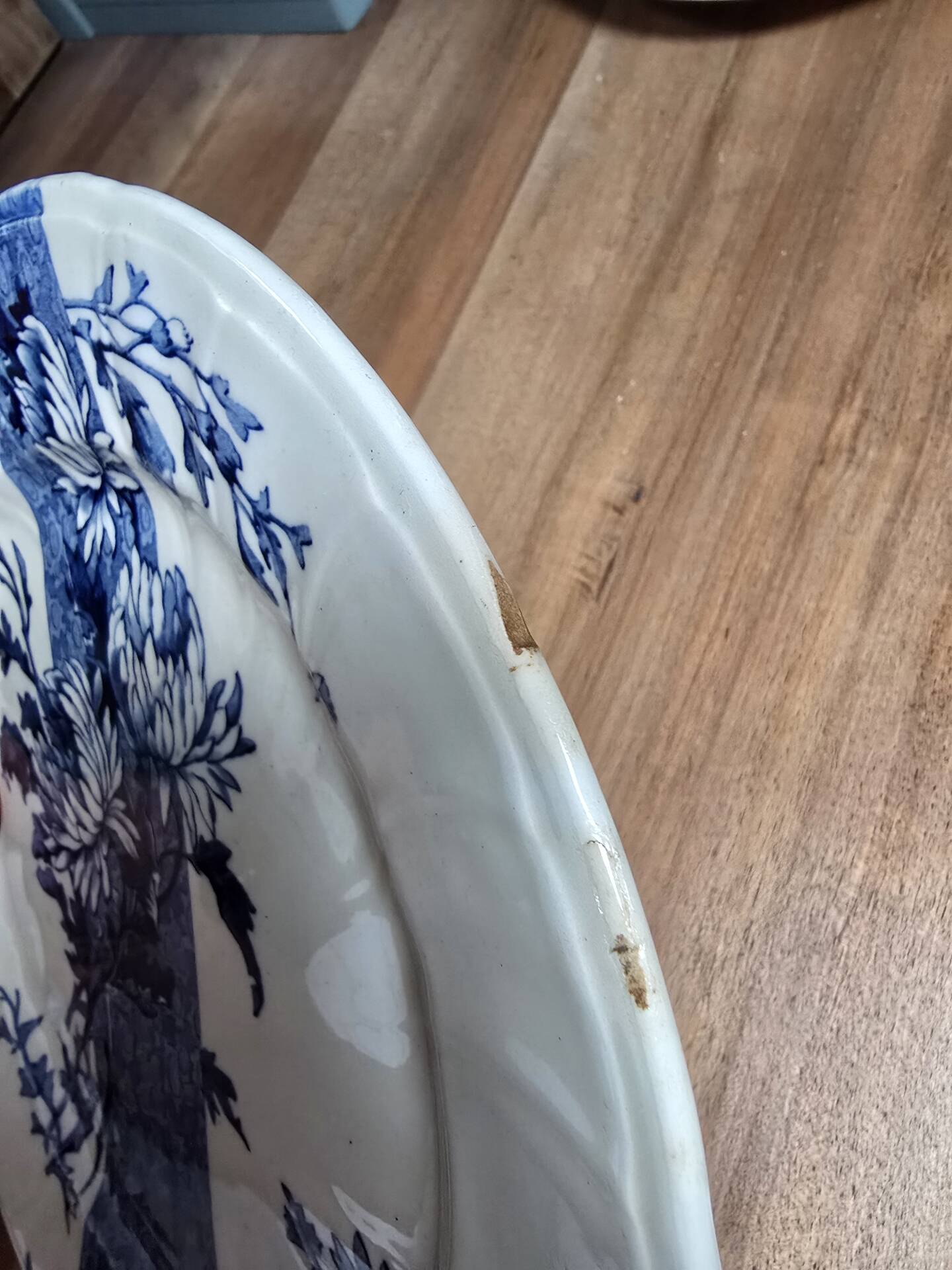 Two flat plates Gien blue tone