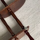 Étagère murale en bois tourné