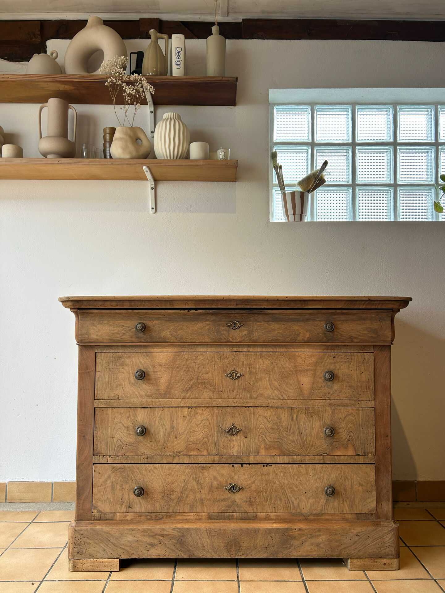 Antique chest of drawers