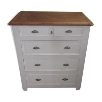 Old chest of drawers