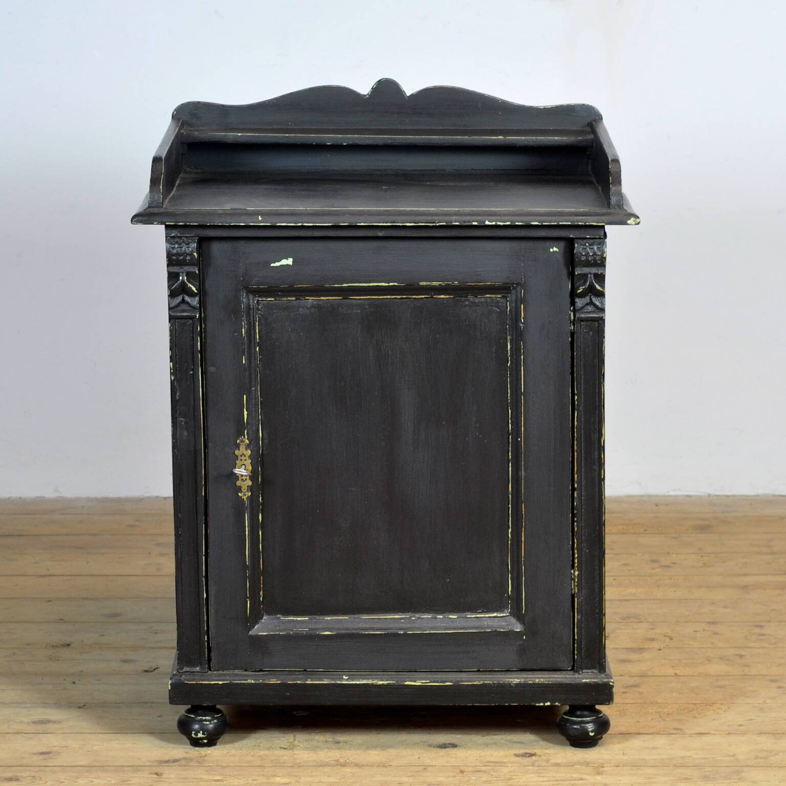 Armoire en pin, vers 1900