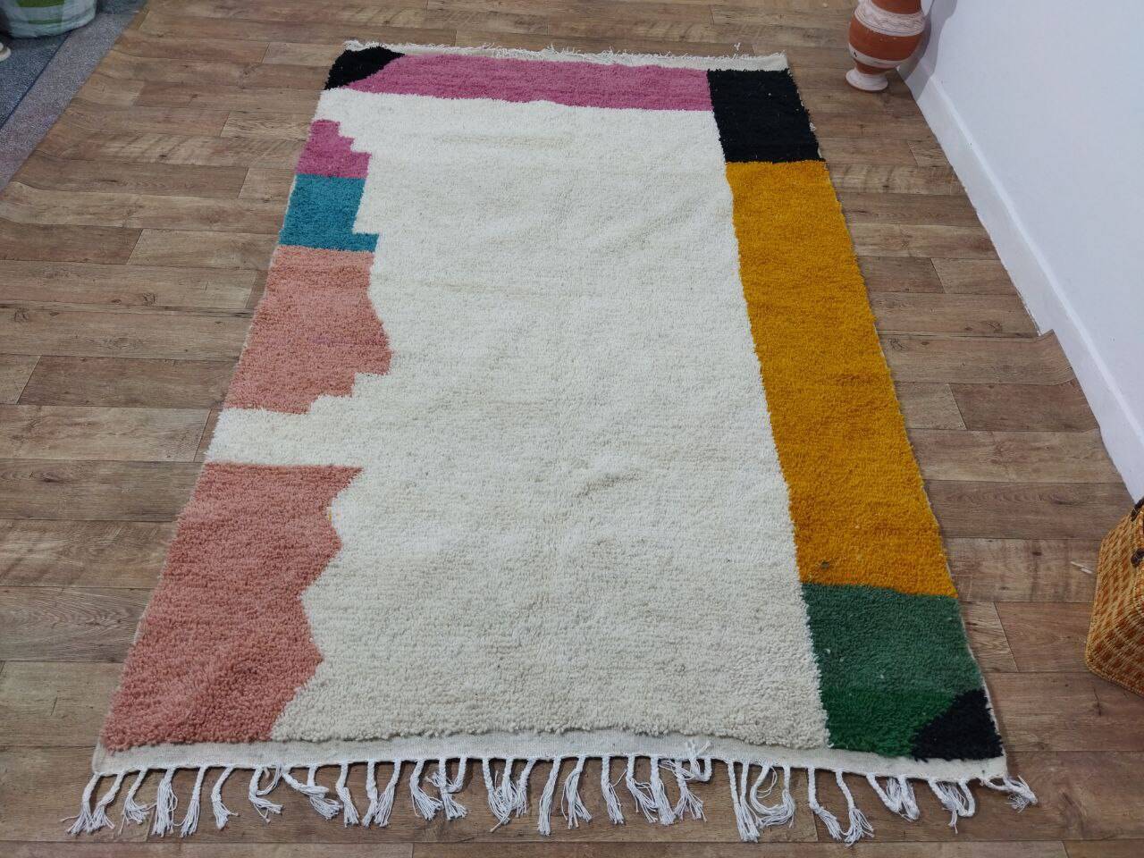 Handmade Moroccan Berber Rug 270 X 177 CM