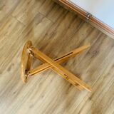 Round folding stool