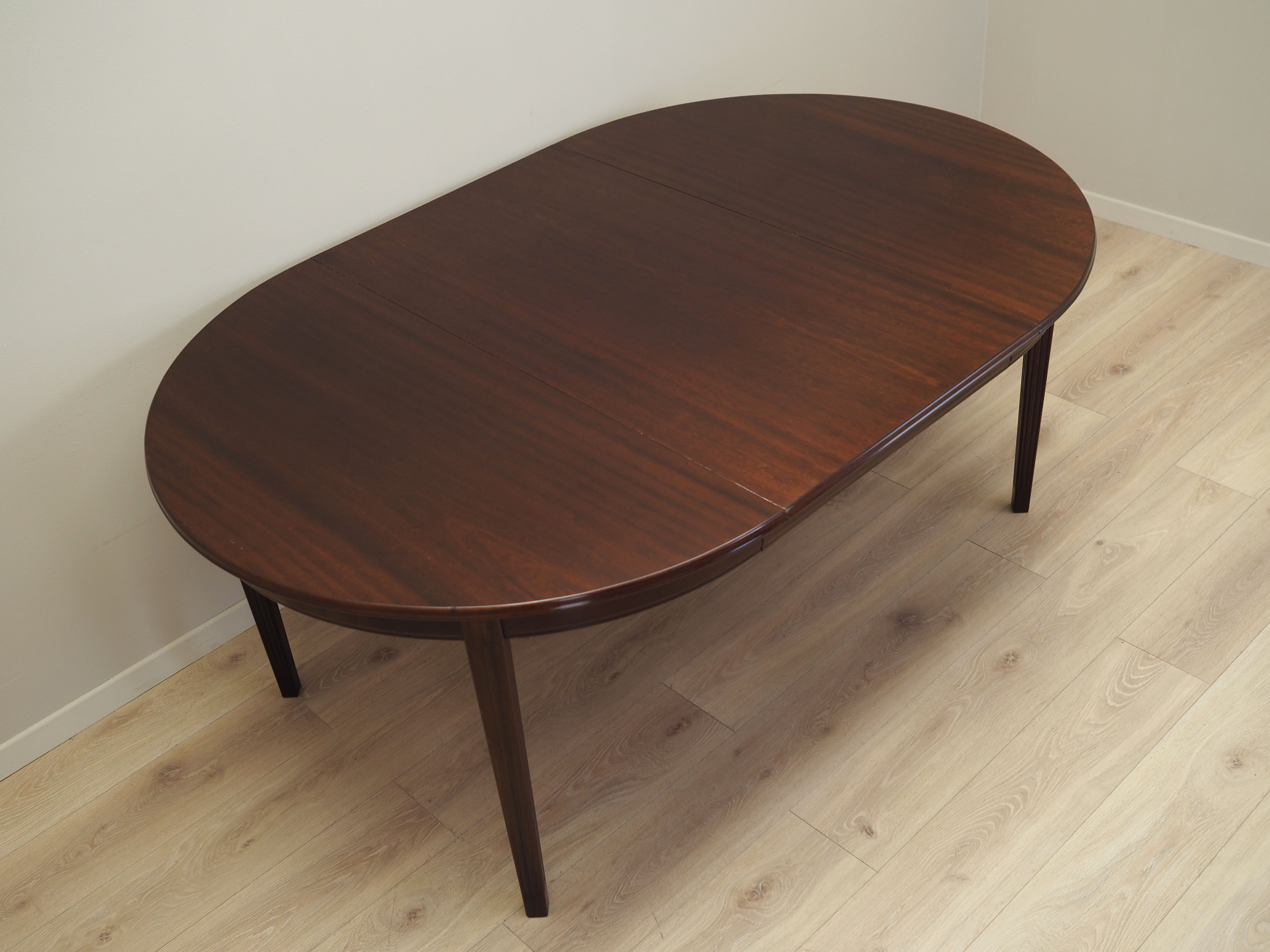 Round mahogany table, Danish design, 1970s, production: Denmark