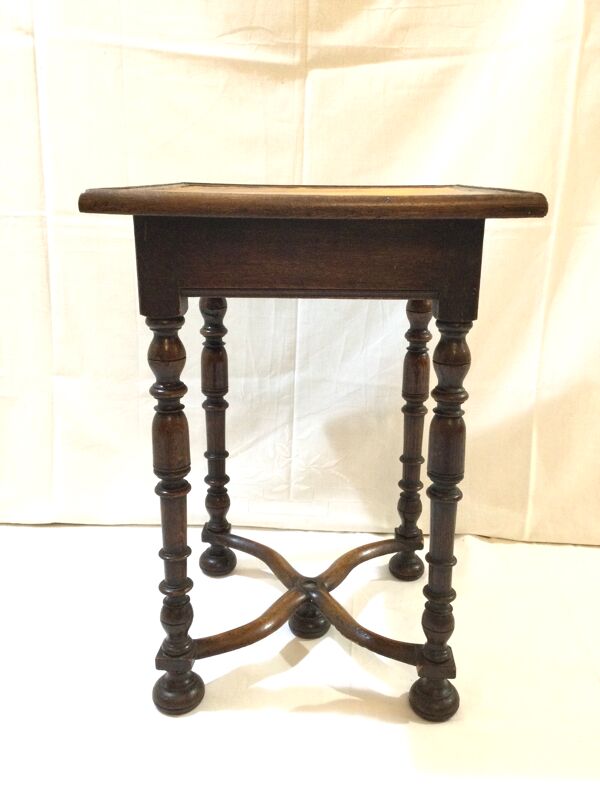 Table de style louis xiii