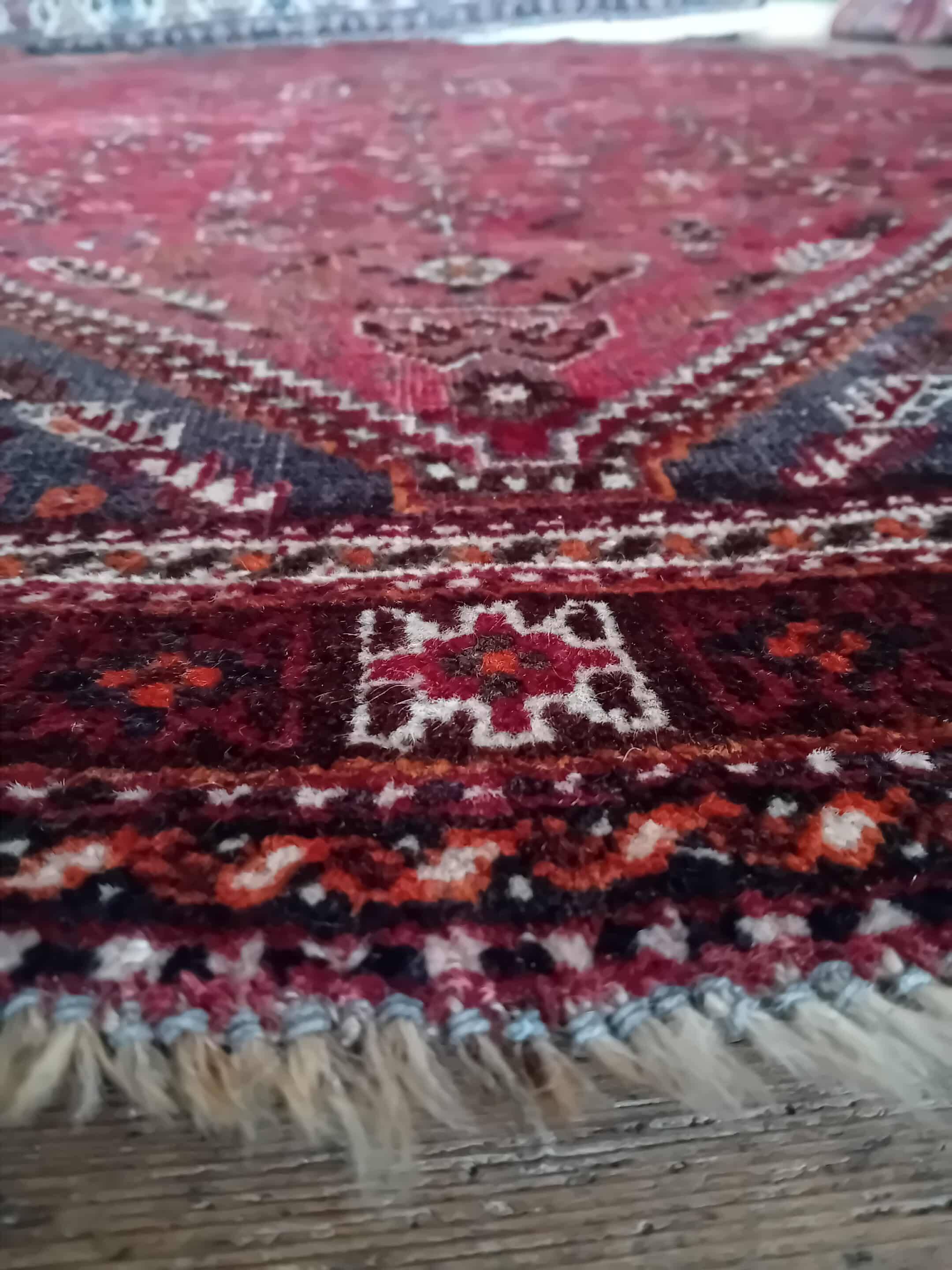 Handmade Shiraz Persian Rug 265x172cm