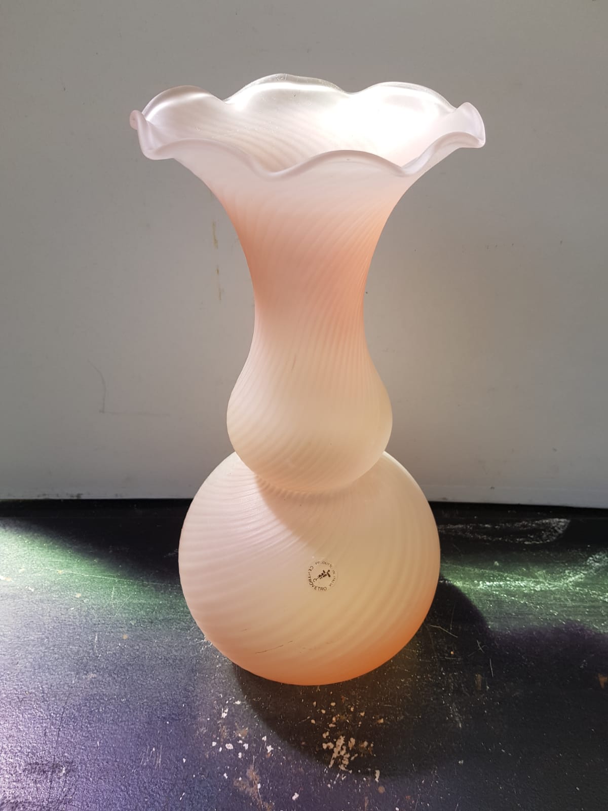 Old centrovetro vase pink opaline glass corolla neck made in Italy vintage