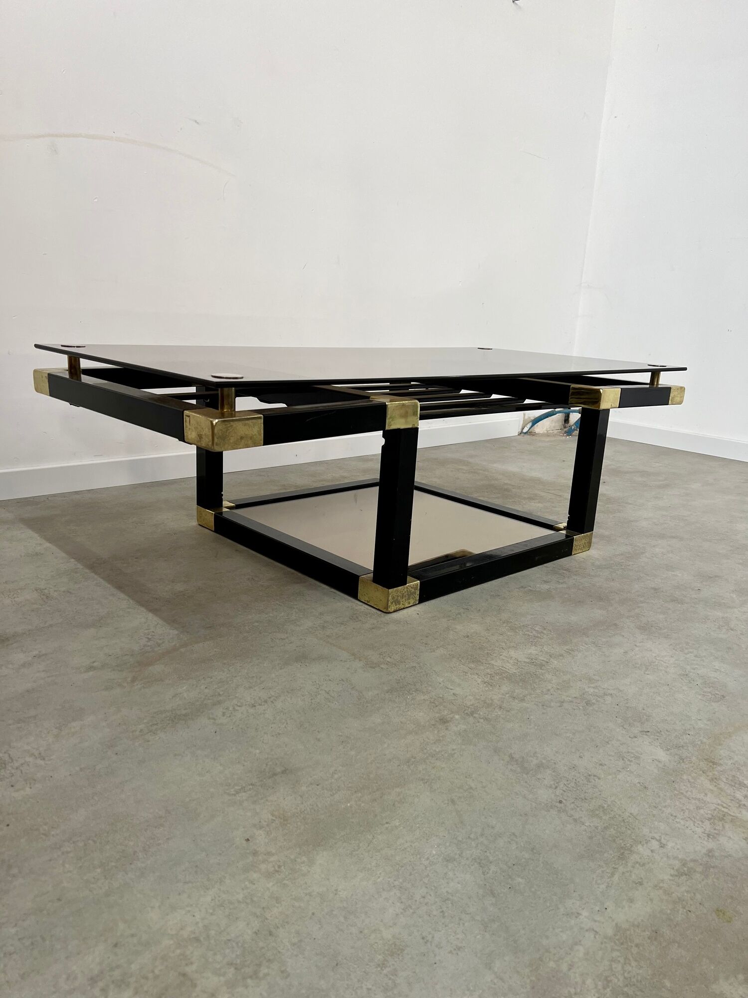 Coffee table in black and gold metal, smoked glass 70 years Romeo Rega vintage