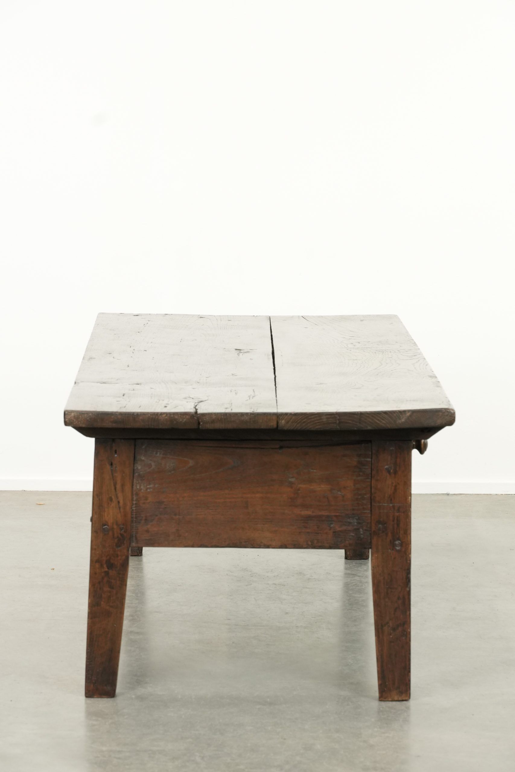 Antique 18th century Southern European coffee table made of chestnut wood