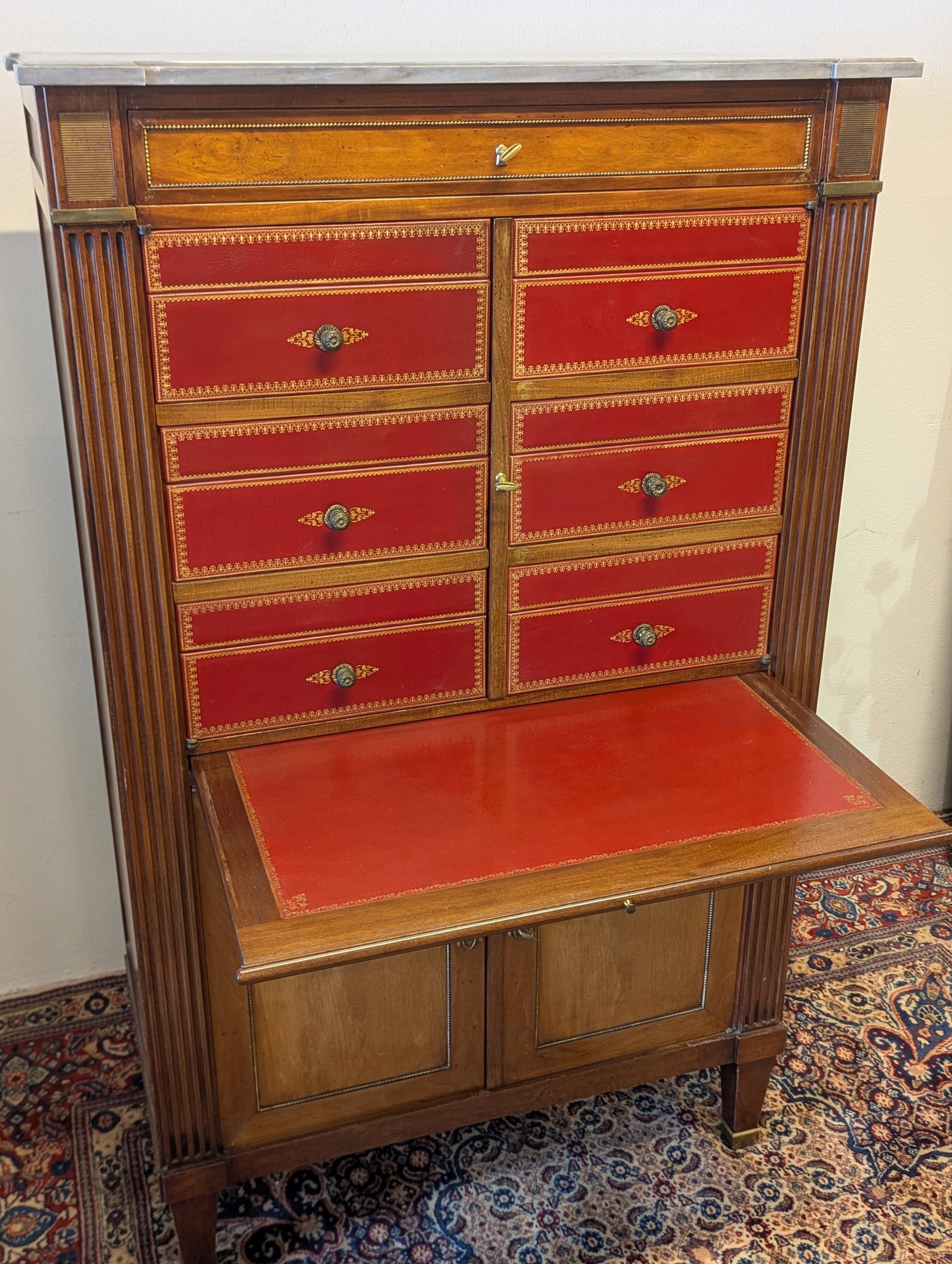 High buffet in the style of a cabinet maker