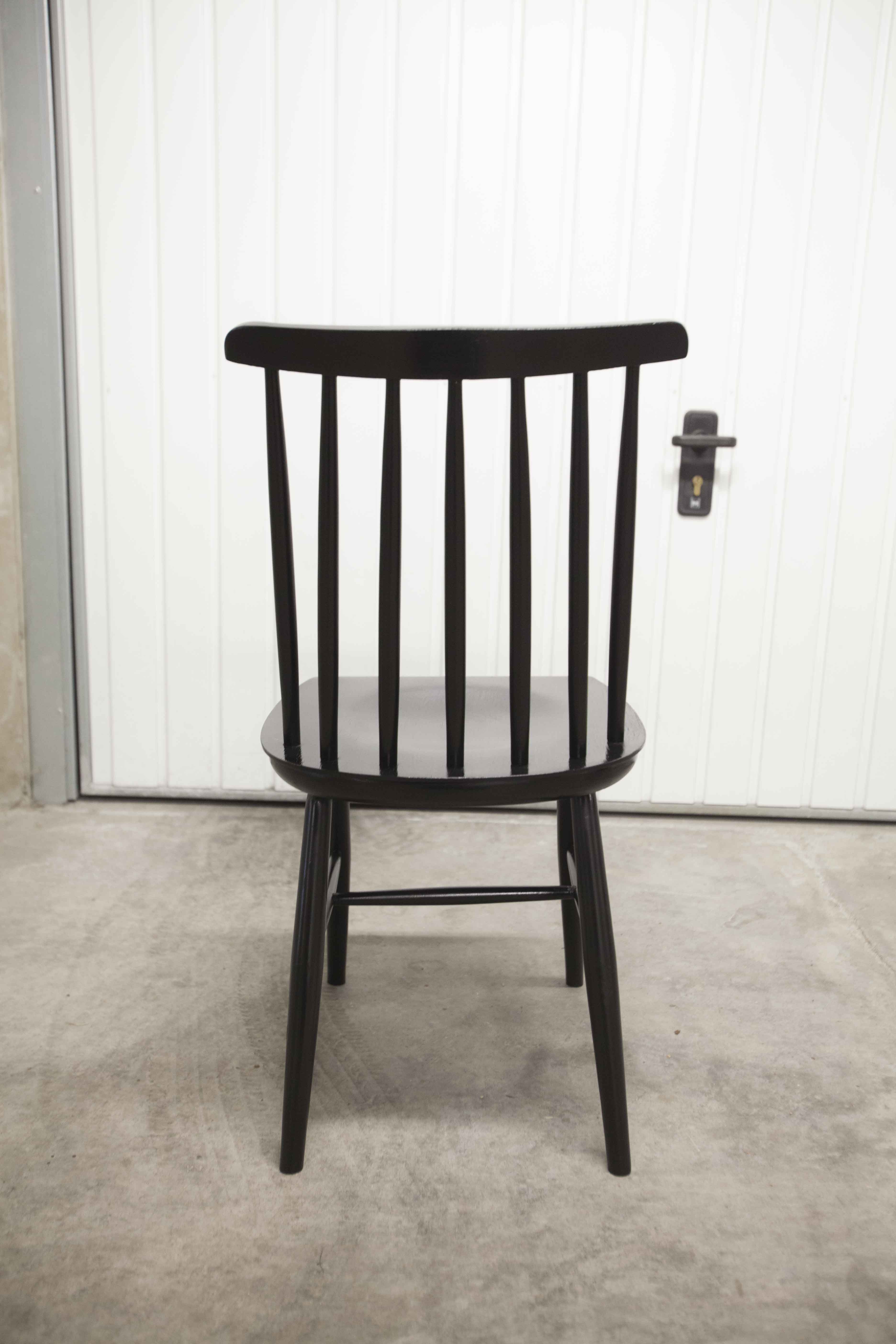 Chair model Fanett by Ilmari Tapiovaara