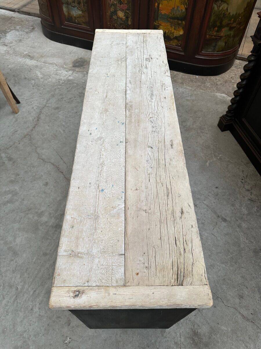 Old workshop furniture with 6 drawers.