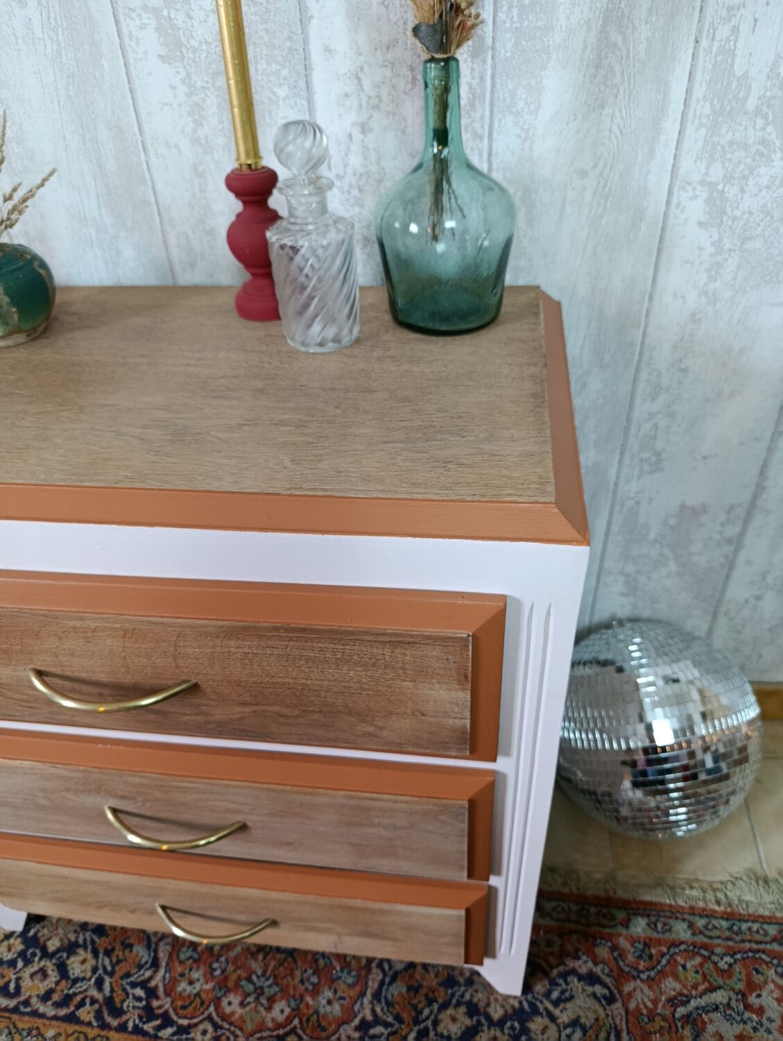 Small oak chest of drawers