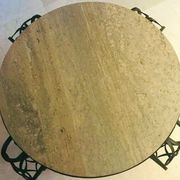 Table basse Art Déco en fer forgé a plateau de marbre XX siècle