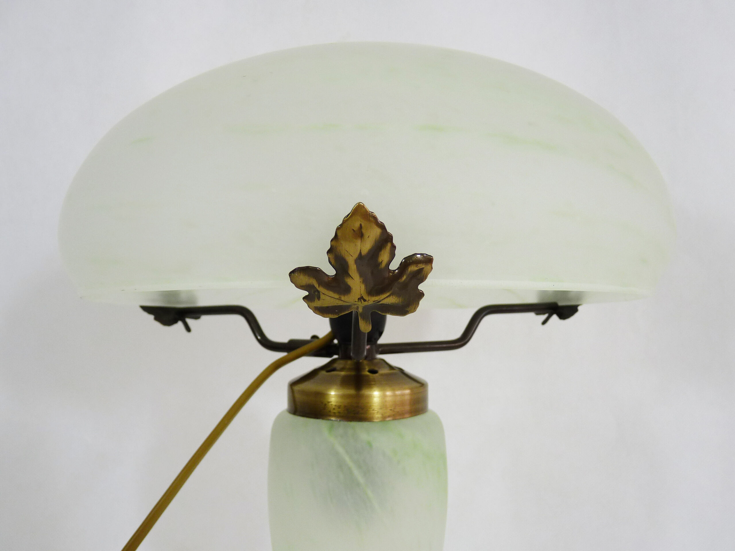 Lampe champignon en pâte de verre blanche et verte, année 80 | Selency