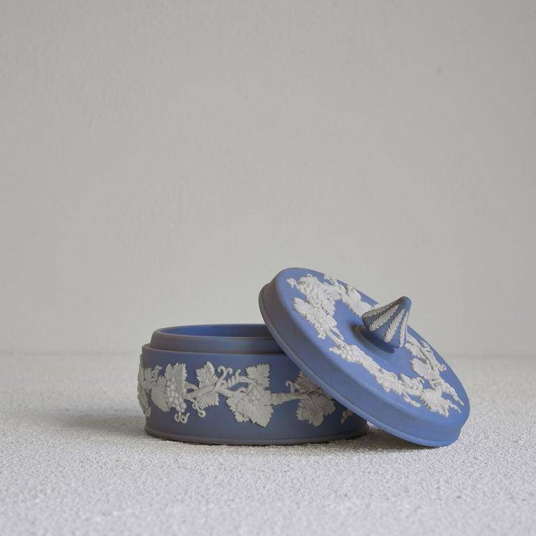 Wedgwood jasper box with lid