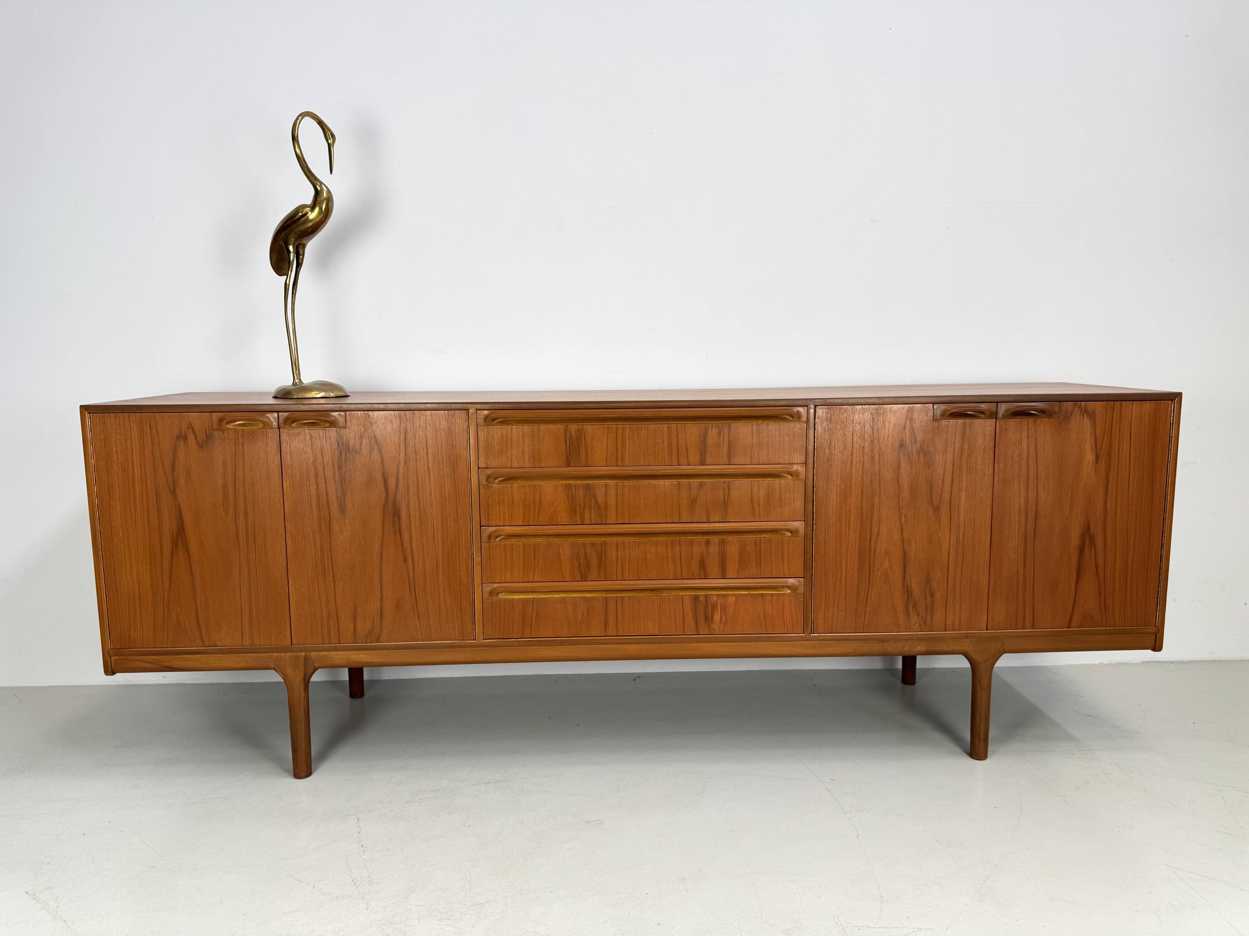 Buffet vintage par McIntosh