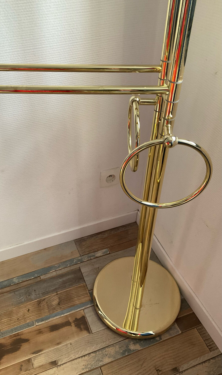 Italian towel rack in gilded metal from the 70s