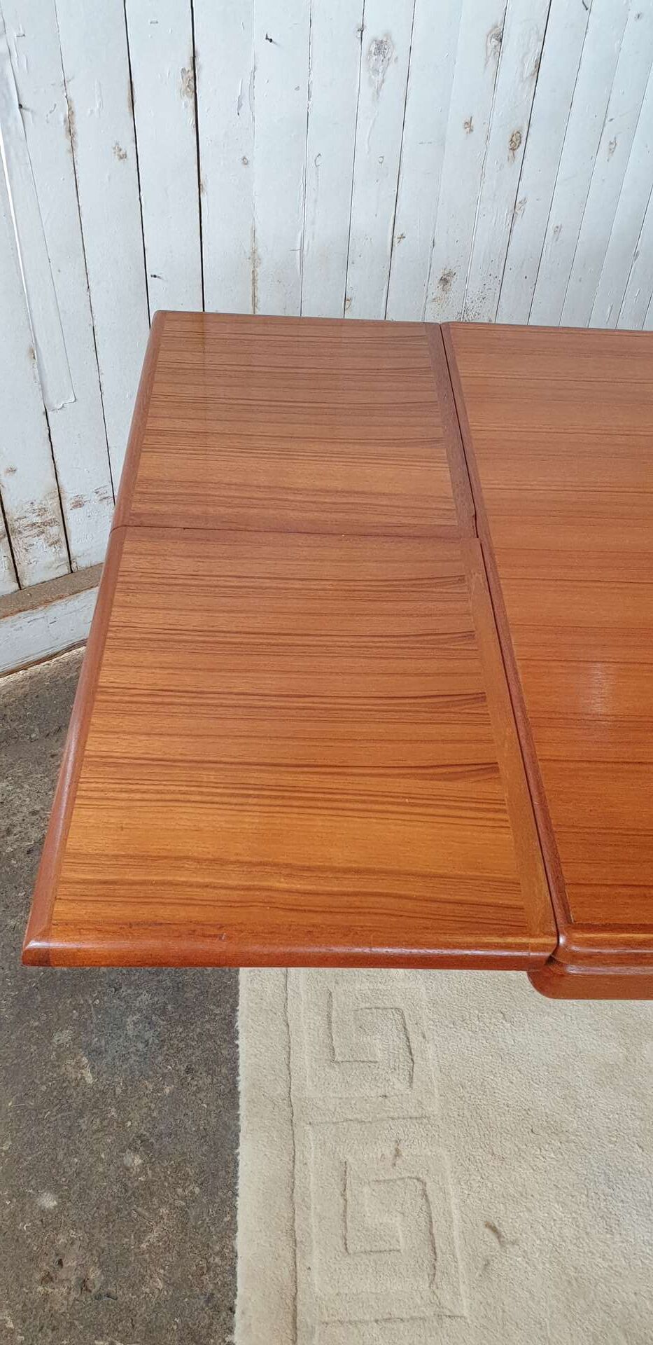 Table vintage en teck datant des années 60