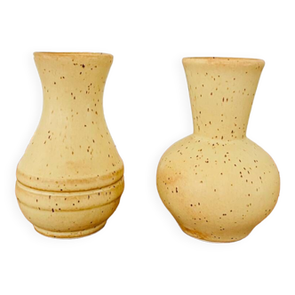 Lot de deux petits vases grès moucheté vintage