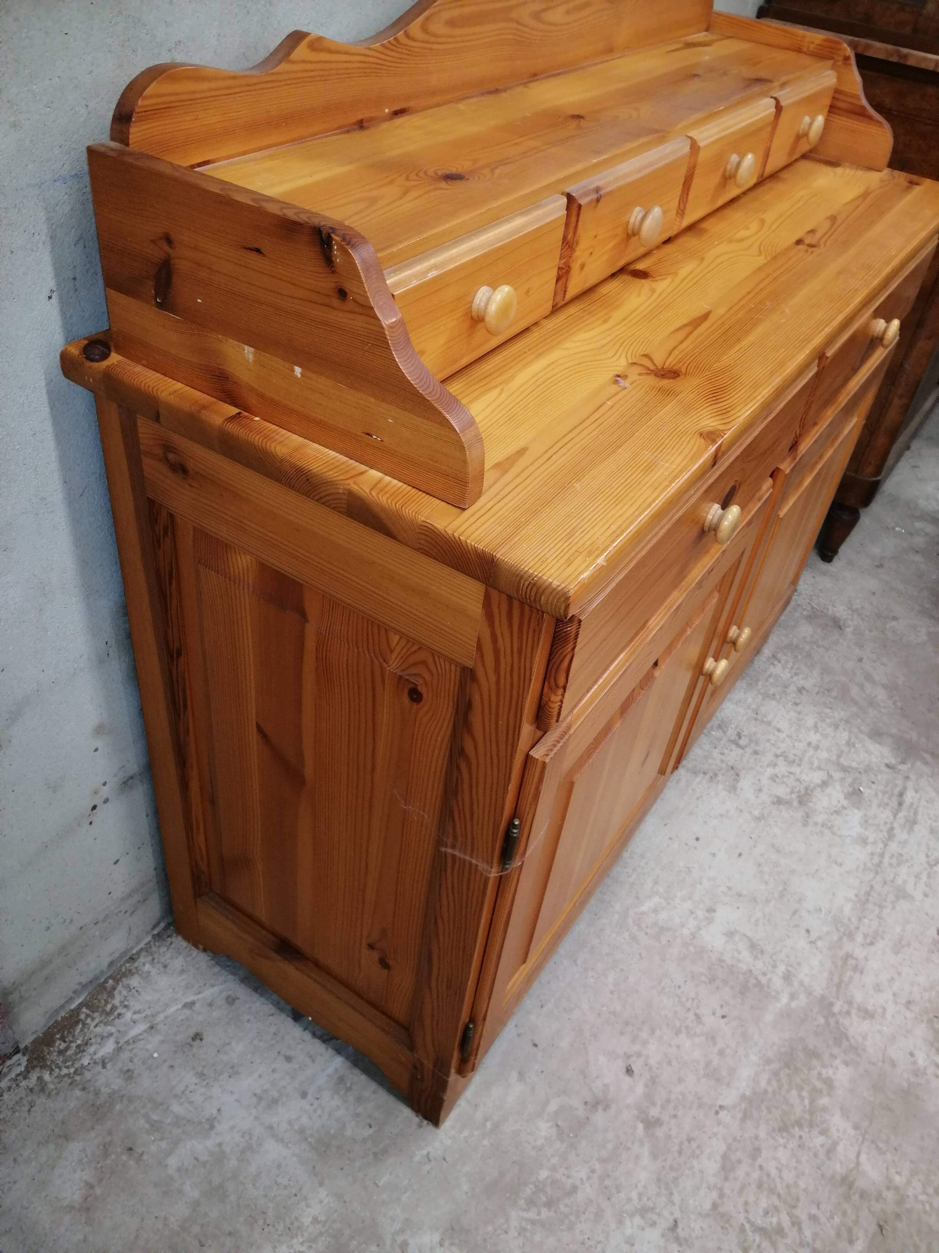 Chest of drawers