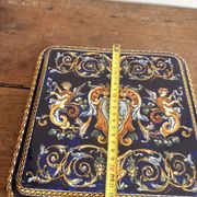 Dessous Plat Faïence Gien Modèle Renaissance Ange Angelot Putti Bleu Cobalt