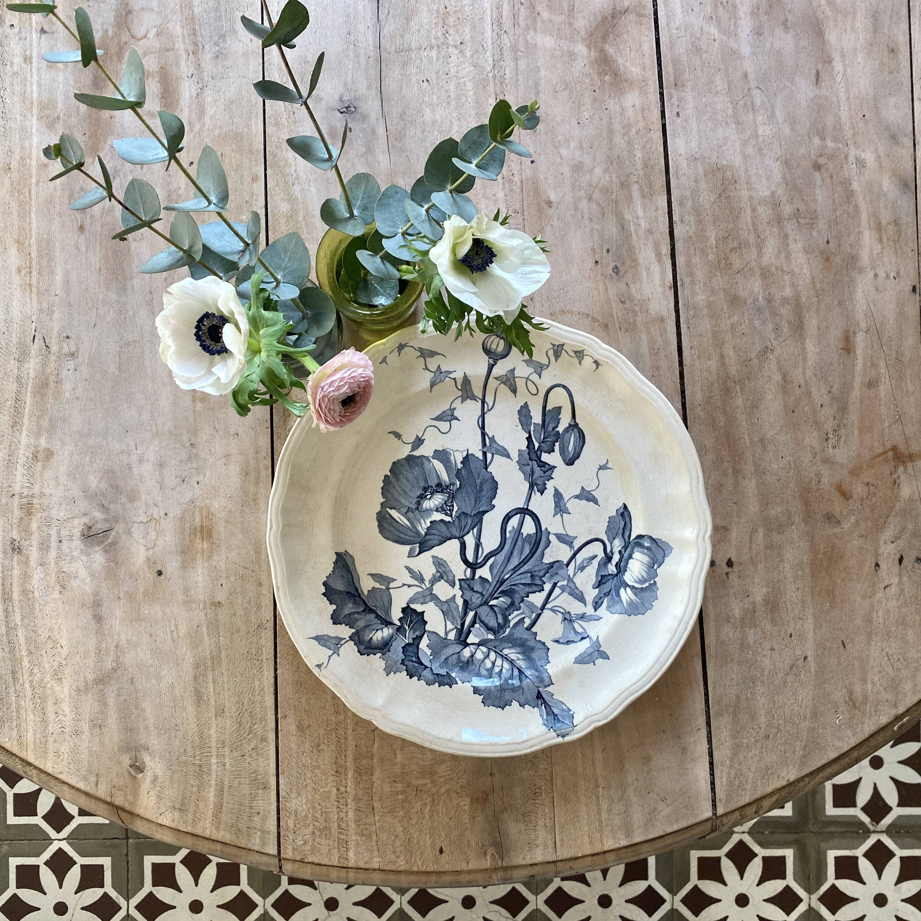 Old iron clay dish, Pavots de Longchamp model