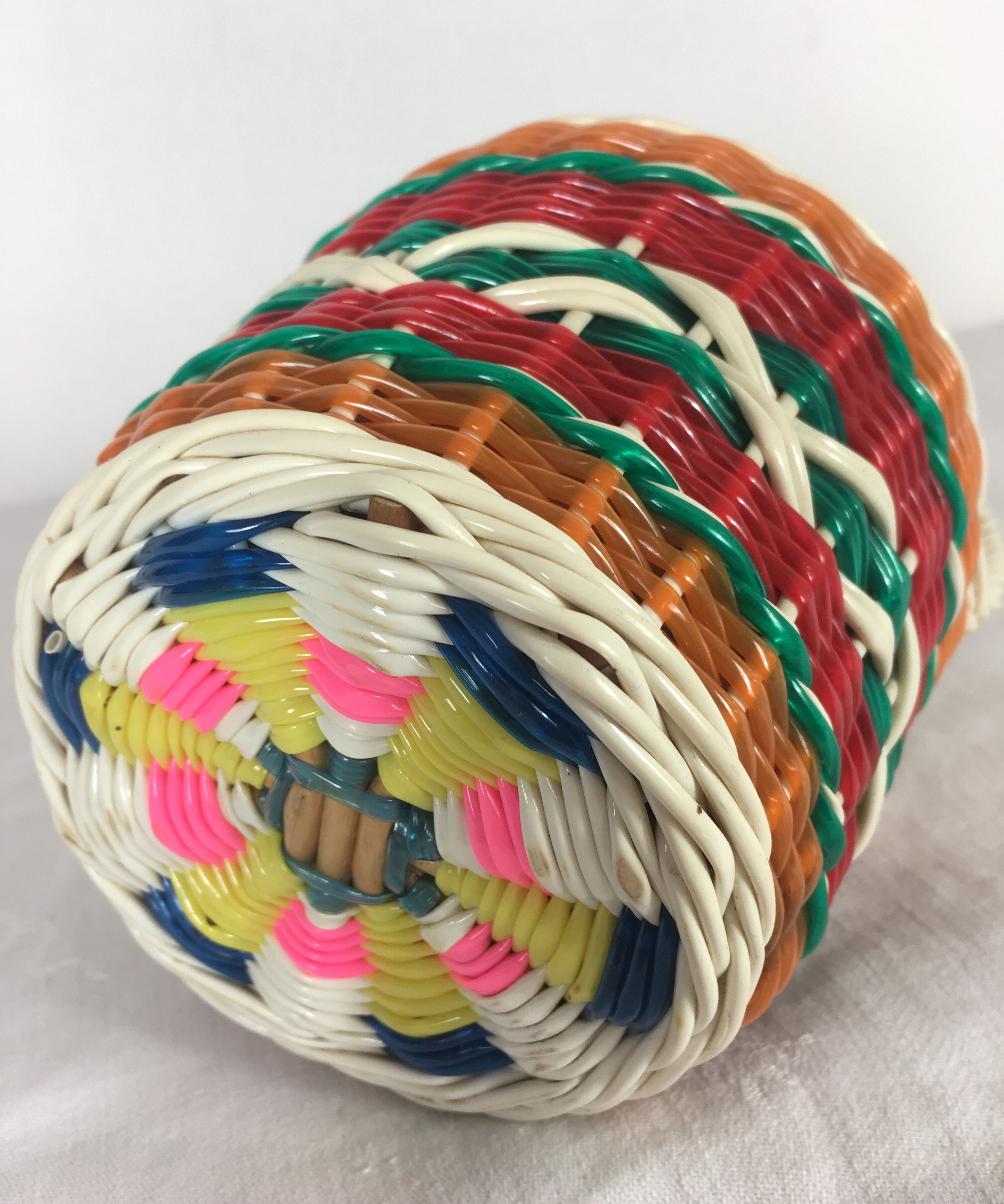 Bouteille scoubidou année 60