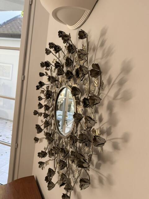 Asian flower mirror in silver metal – 88 cm – excellent condition