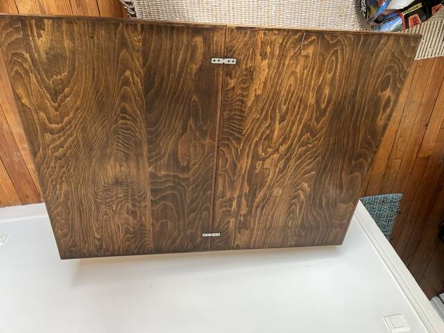 Folding table