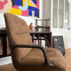 Fauteuil édition Comforto dans le goût de Charles Pollock