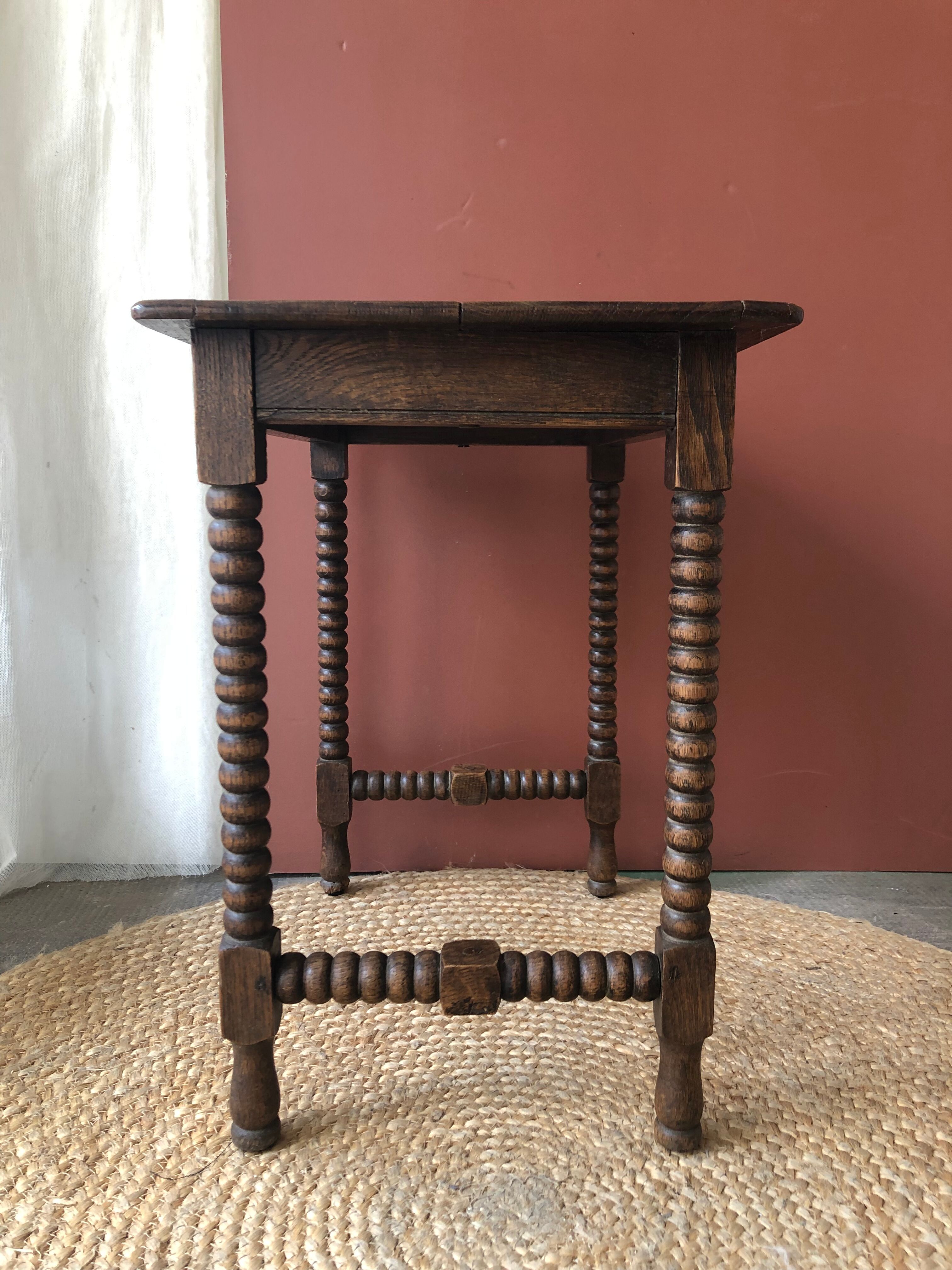 Side table in turned wood