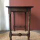 Table d’appoint en bois tourné