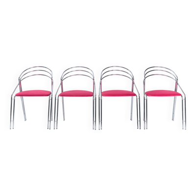 Ensemble de quatre chaises de salle à manger italiennes des années 50 en chrome et velours rose.