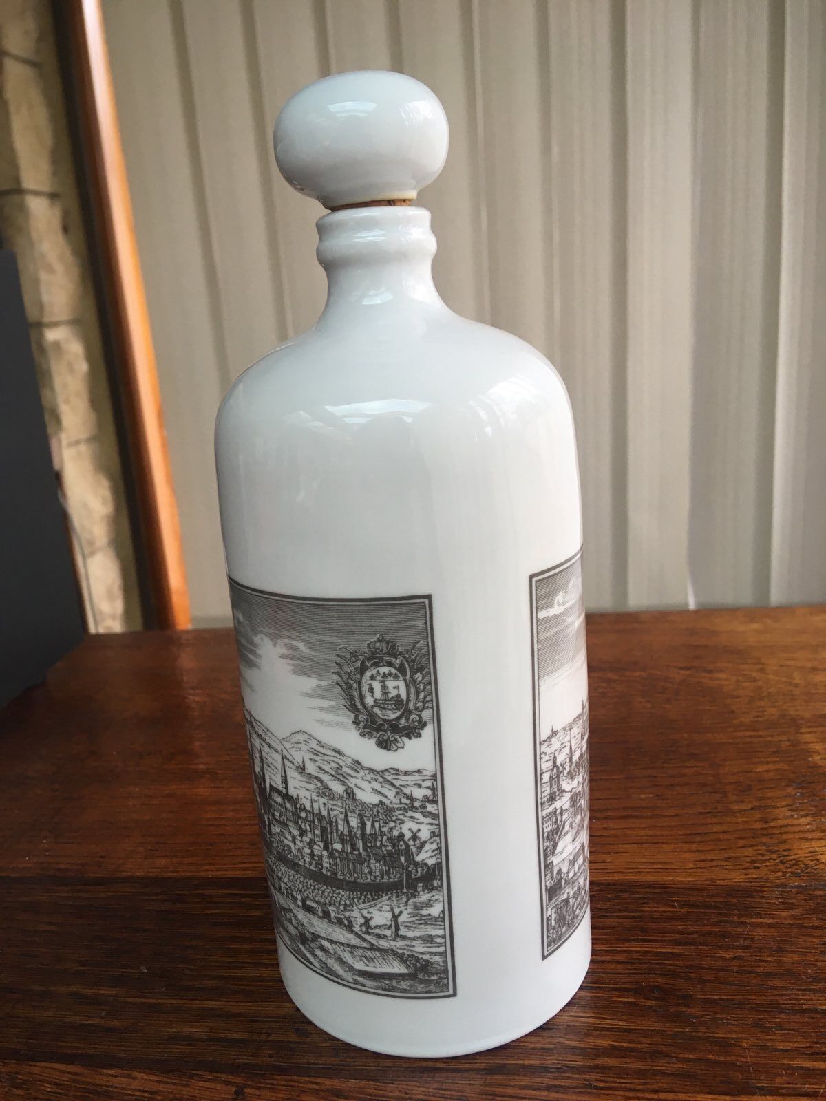 Porceleine decanter Altenkundstadt model Paris perfect condition