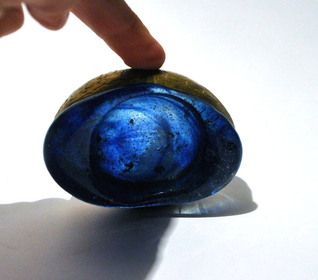 Iran ashtray bowl in iranian cobalt blue bubble glass and engraved brass