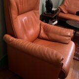 Fauteuil basculant  en cuir fauve De Sede
