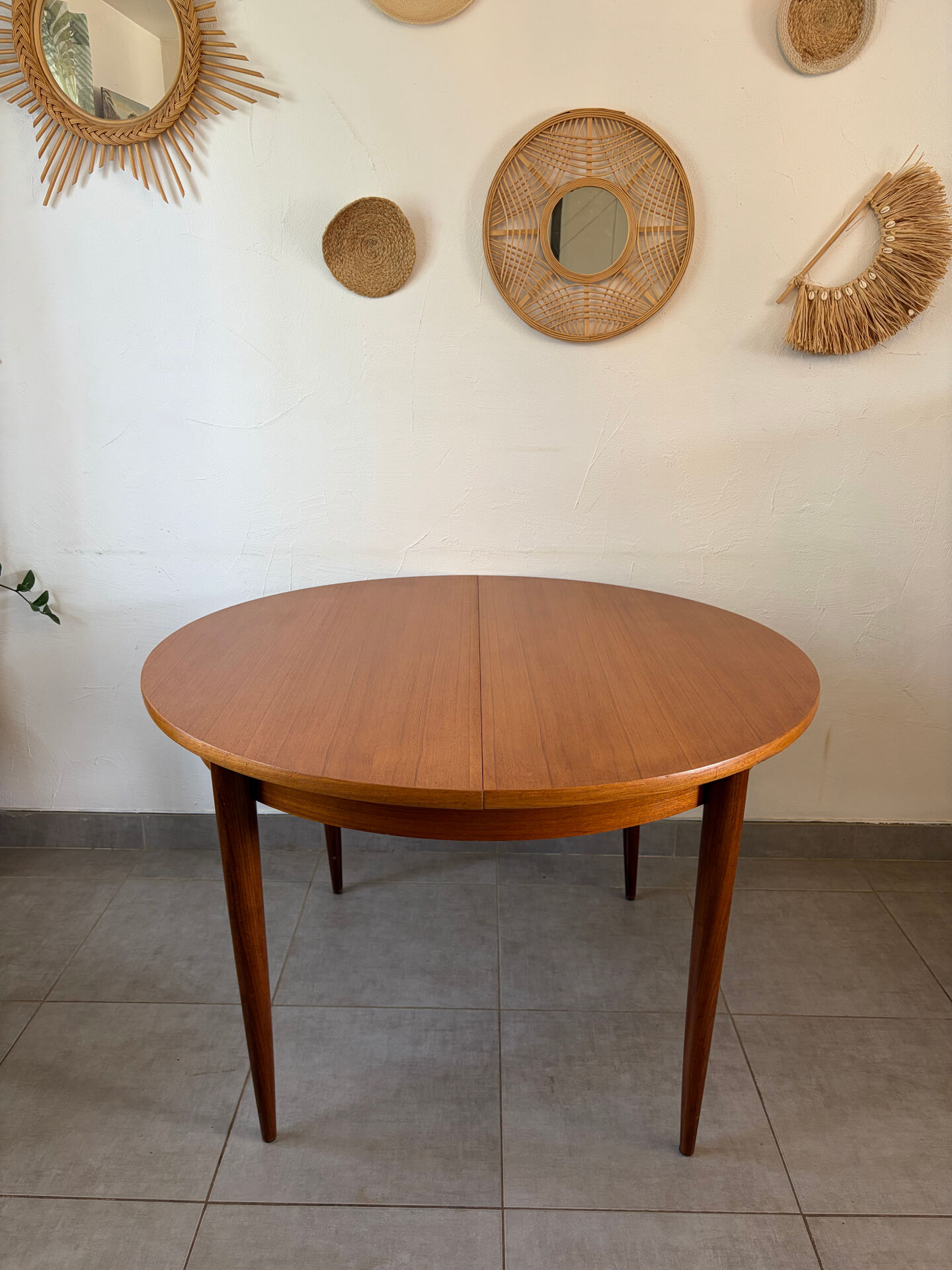 Table ronde scandinave extensible en teck