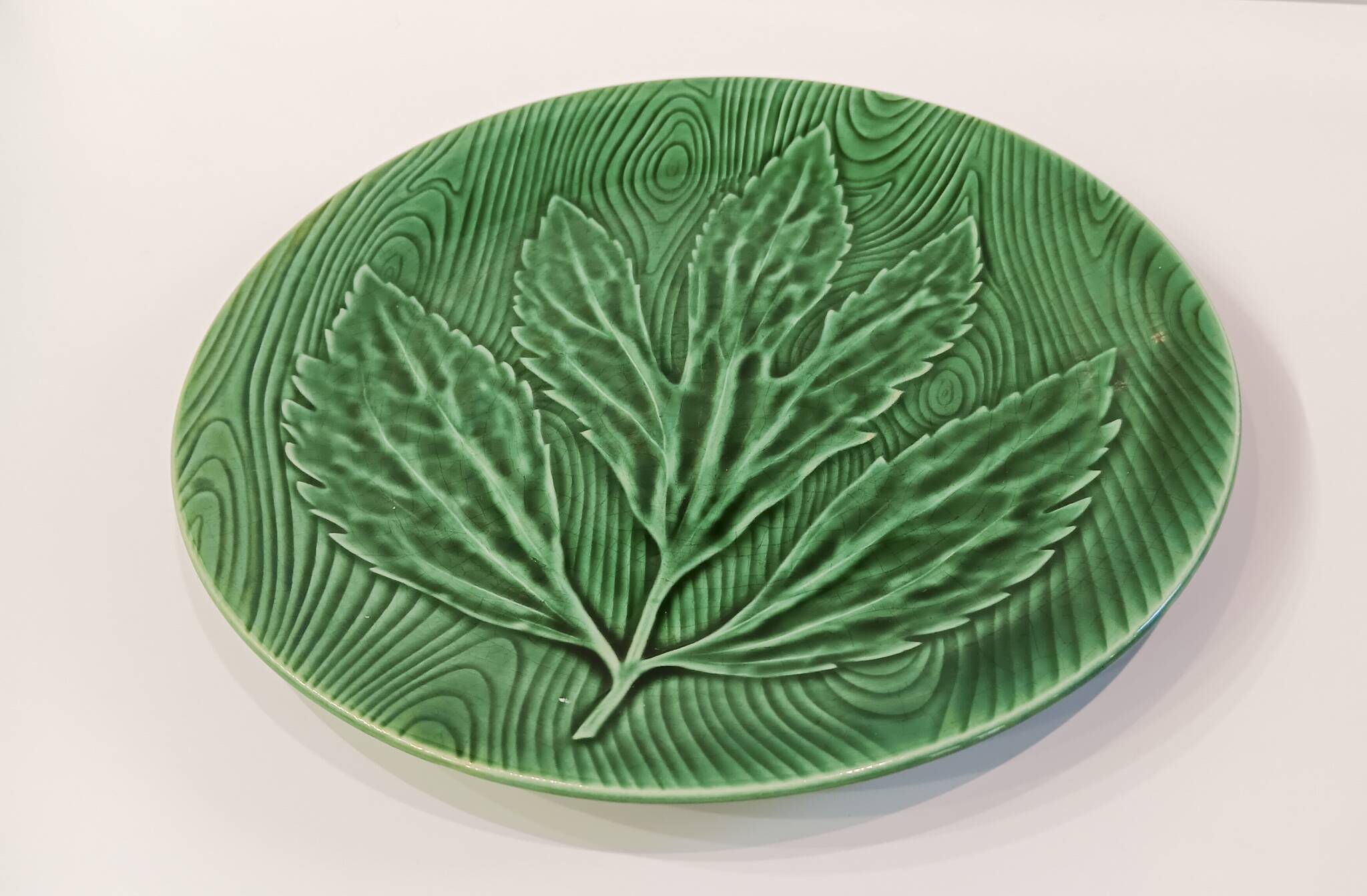 1 flat dessert plate, Gien Primefleur collection, in green slip