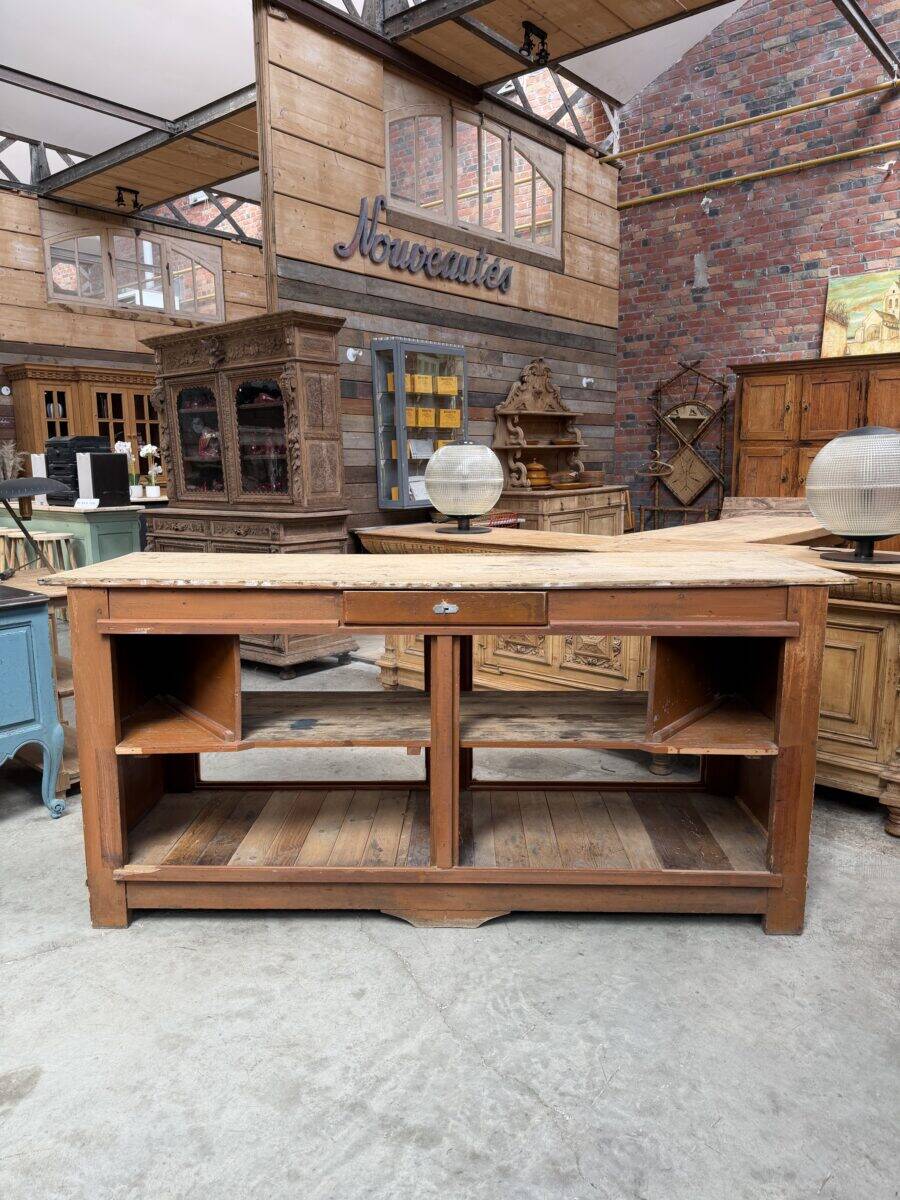 Showcase counter from the early 20th century.