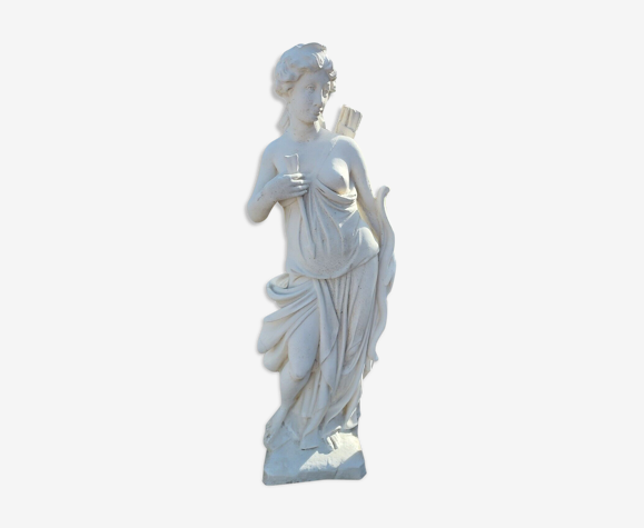 Statue femme diane chasseresse en pierre reconstituée