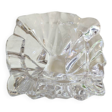 Crystal pocket emptier in the shape of a cut diamond. Baccarat style. Diameter 15cm