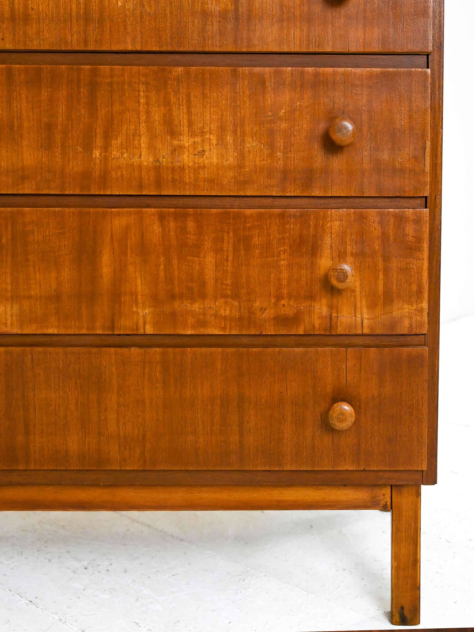 Scandinavian chest of drawers with 6 drawers