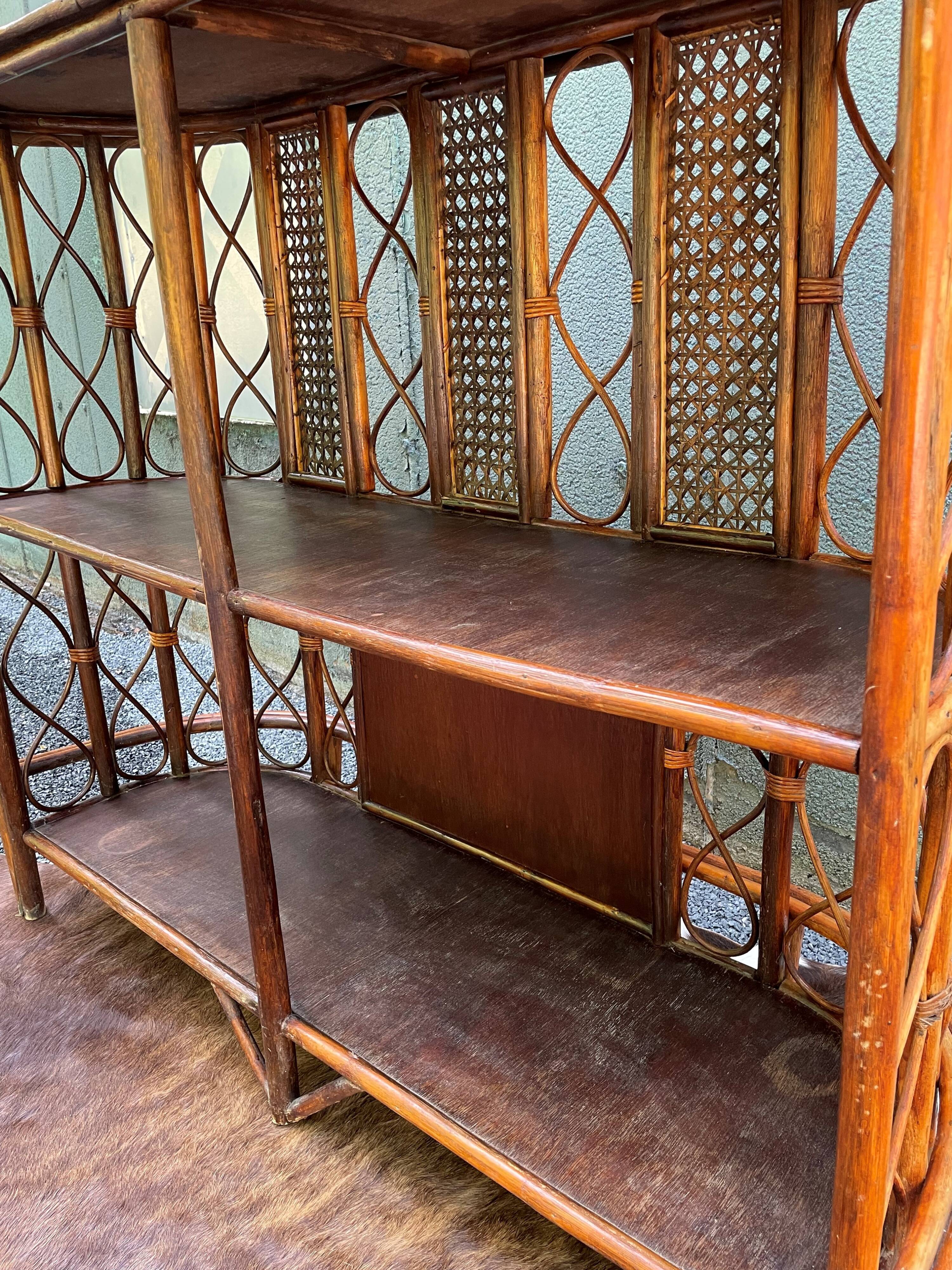 Vintage rattan bar
