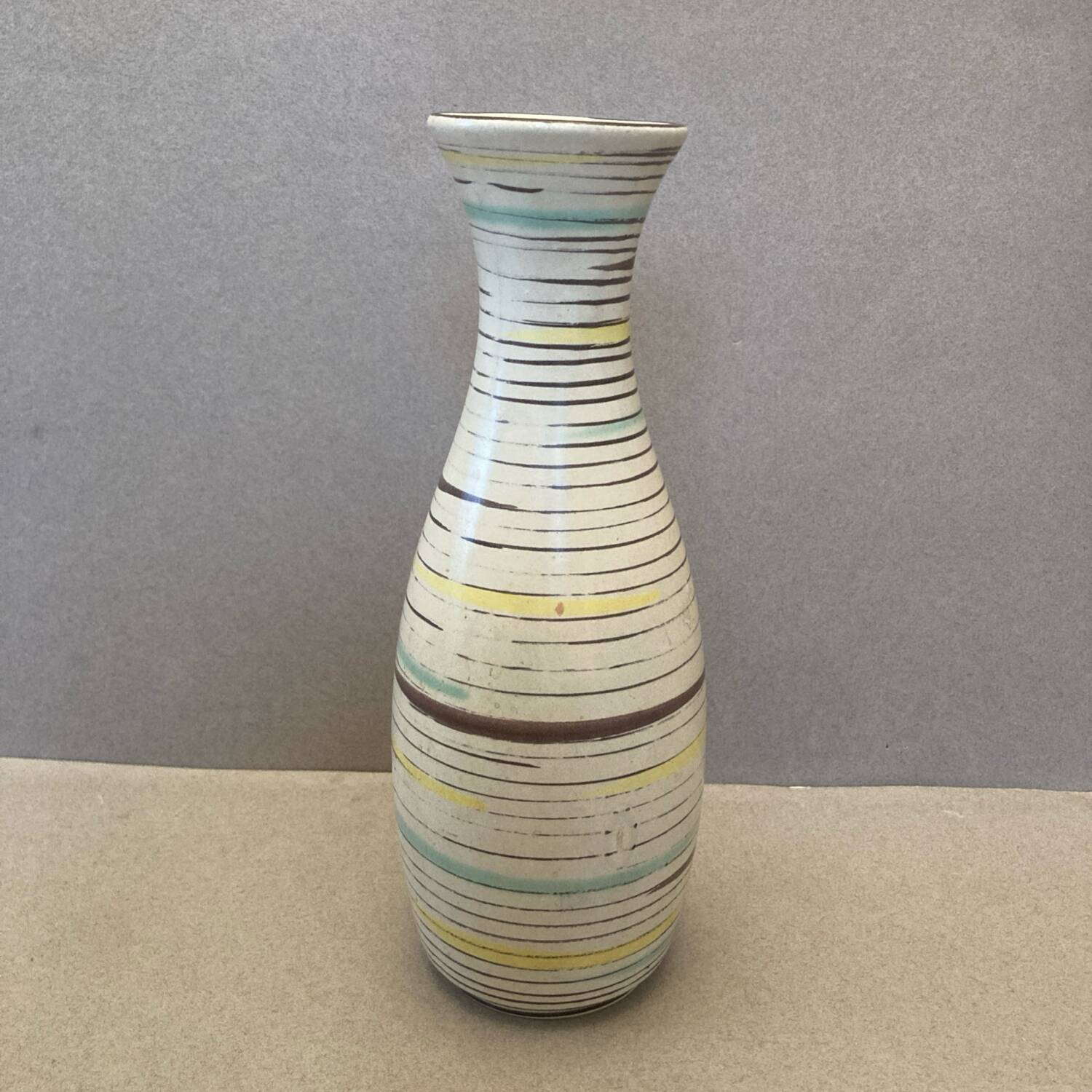 Vintage vase bay keramik design