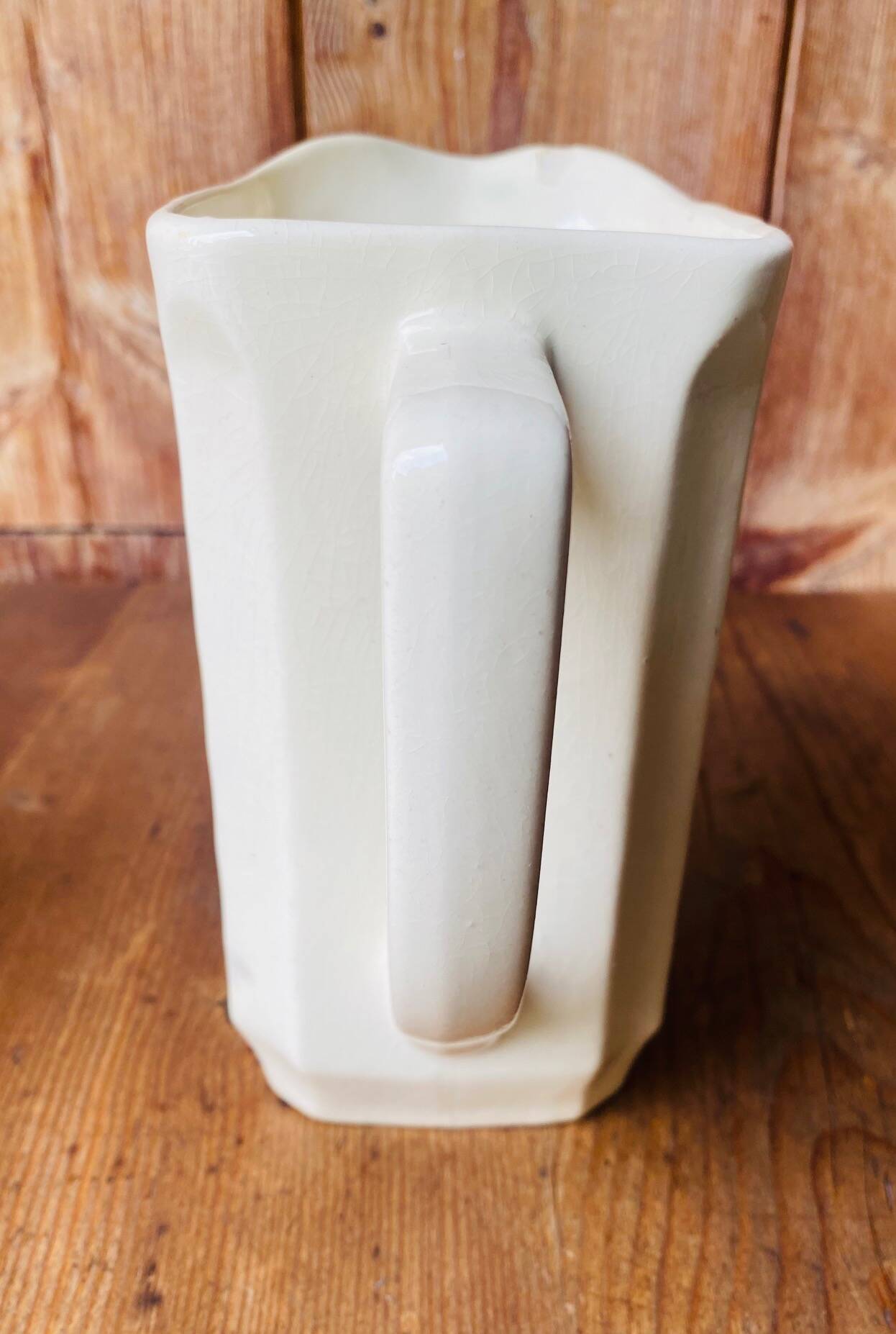 A pair of vintage ceramic jugs from the 1950s.