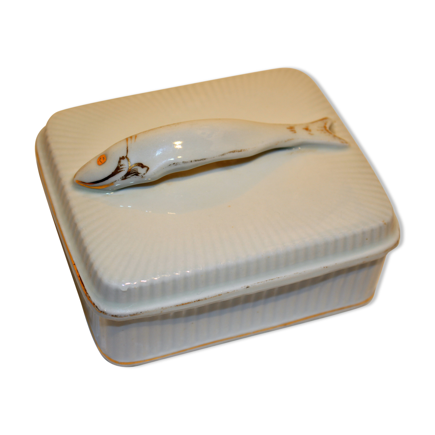 Porcelain box "fish"