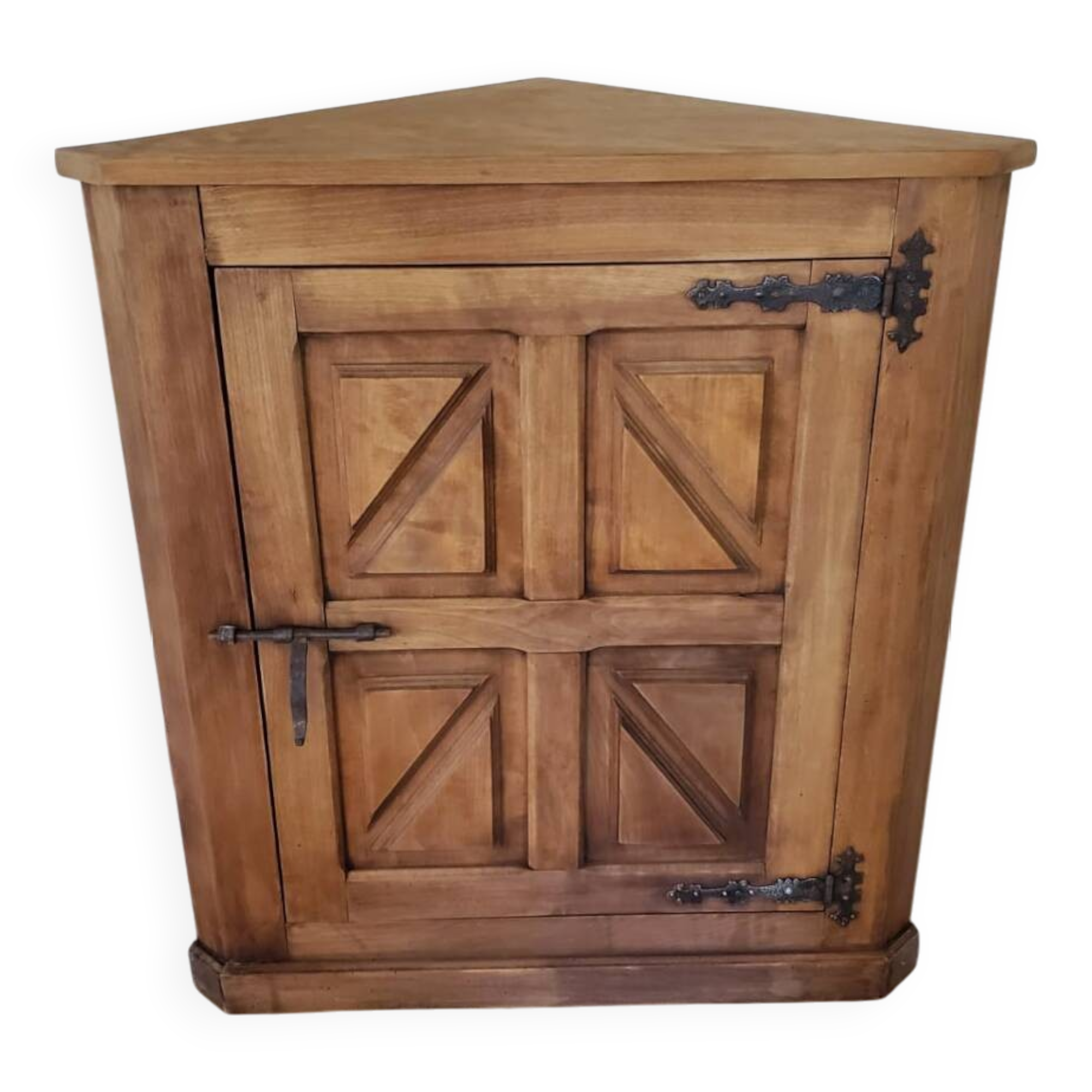 Wooden corner cabinet
