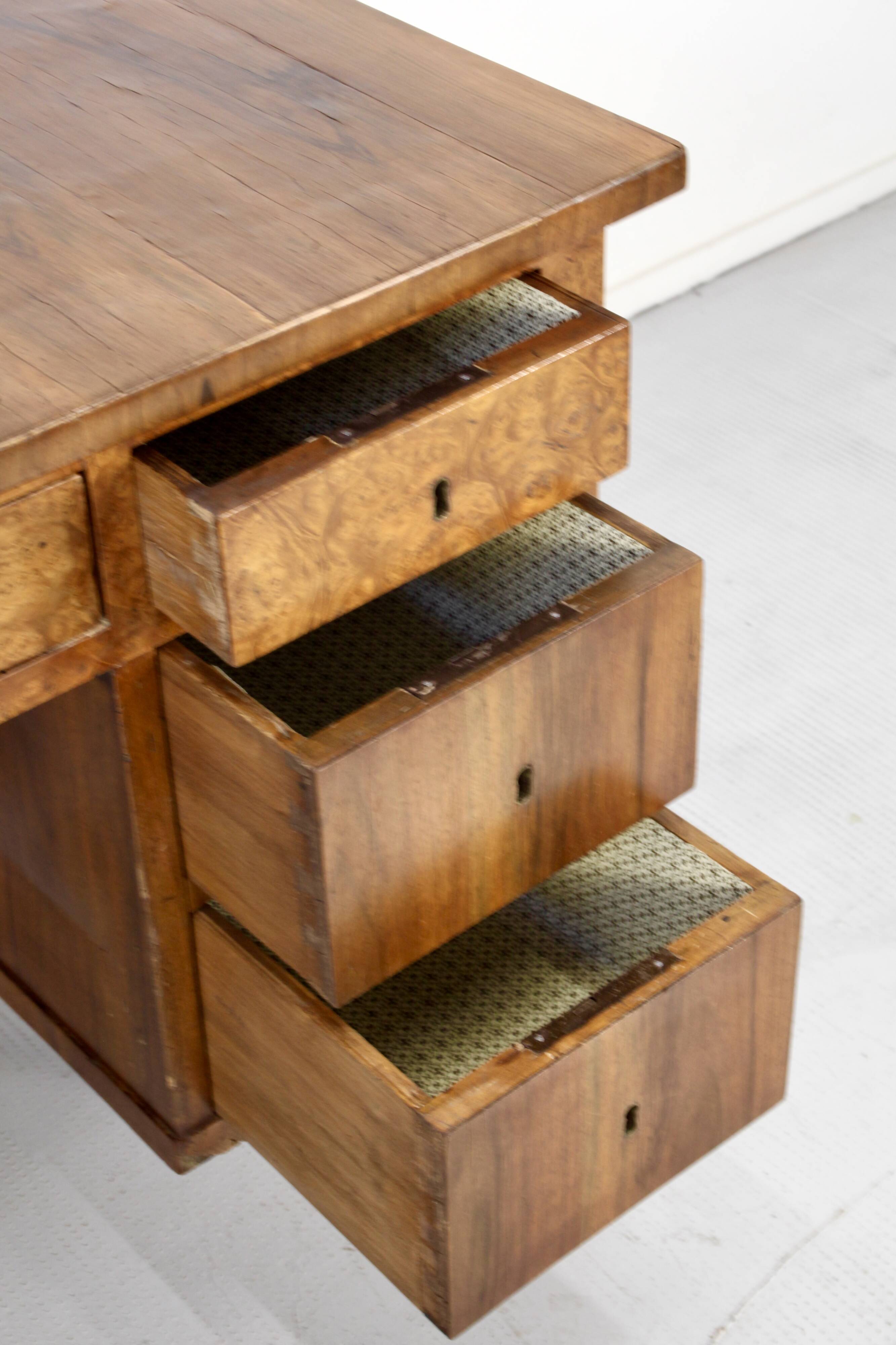 Bureau Art Déco italien en ronce de noyer foncé